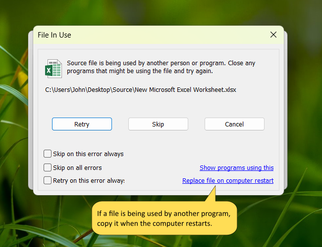 复制锁定的文件，在重启时替换文件